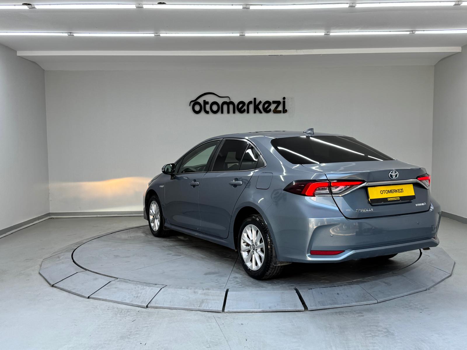 TOYOTA COROLLA 2